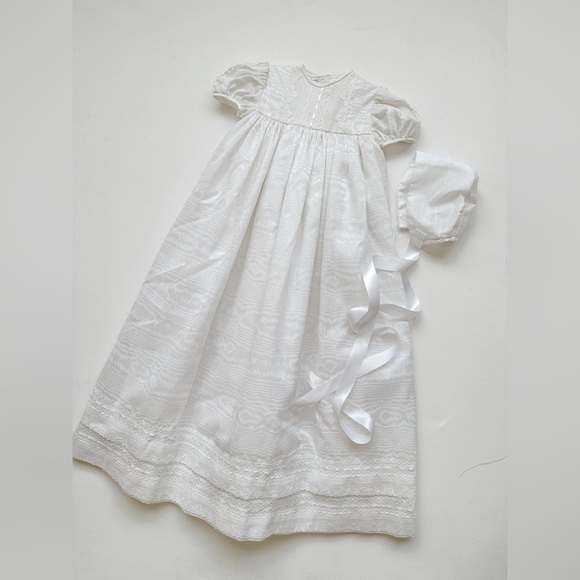 Vintage Baby Christening/Baptism Gown &Bonnet Set-Short Puff Sleeve,Lace Detail - Picture 1 of 11